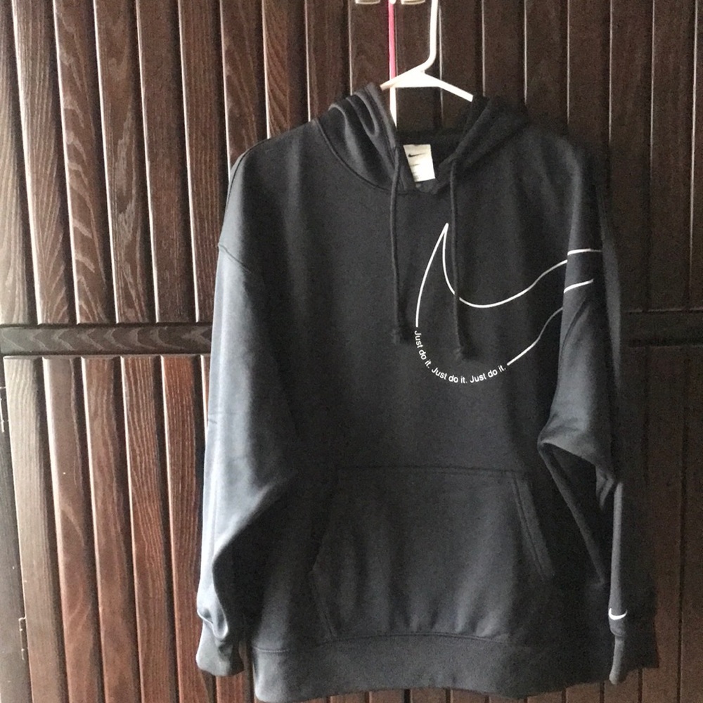 Women’s Nike sweatshirt